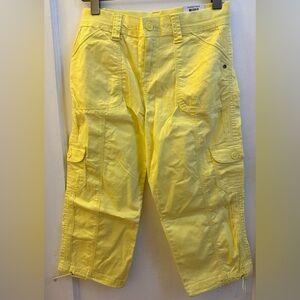 New yellow Style & Co capri